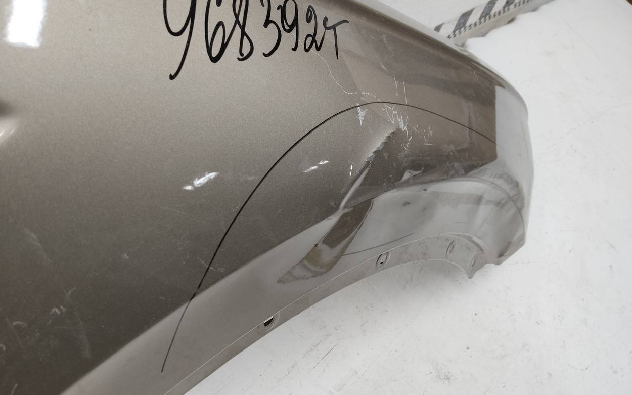 Крыло переднее правое