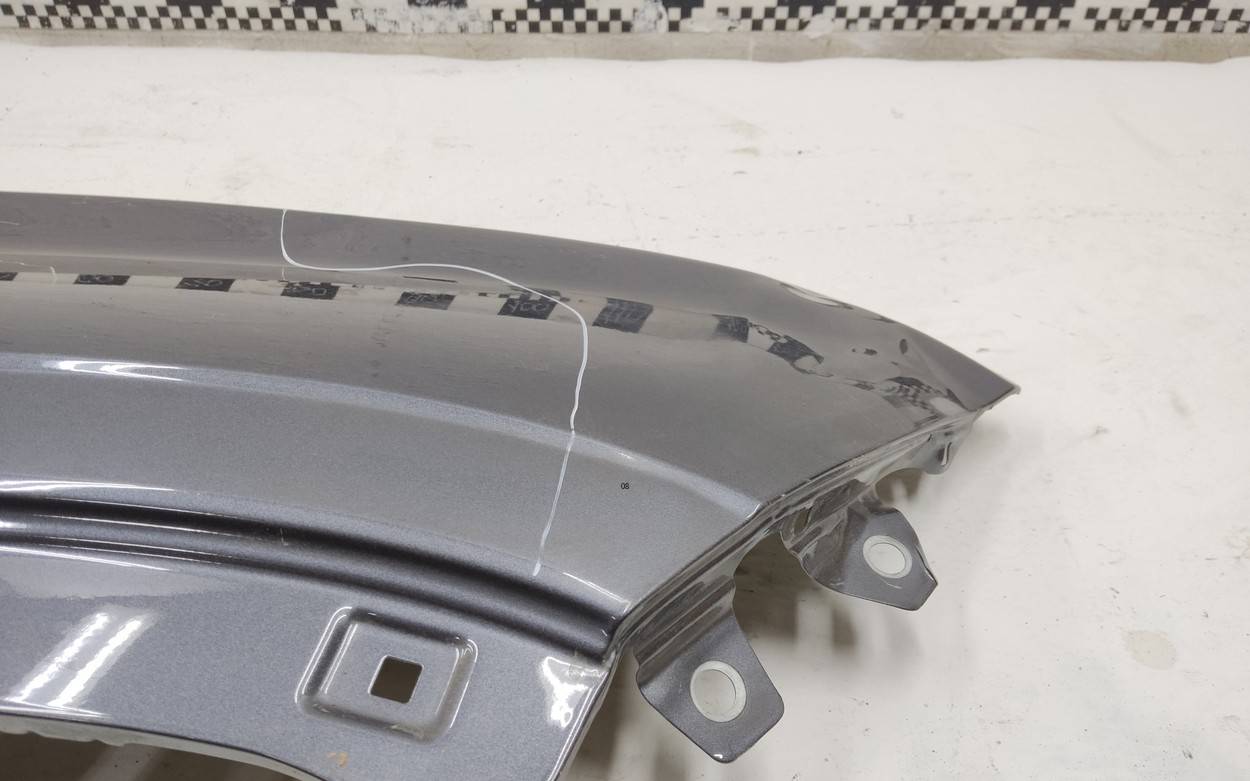 Крыло переднее правое