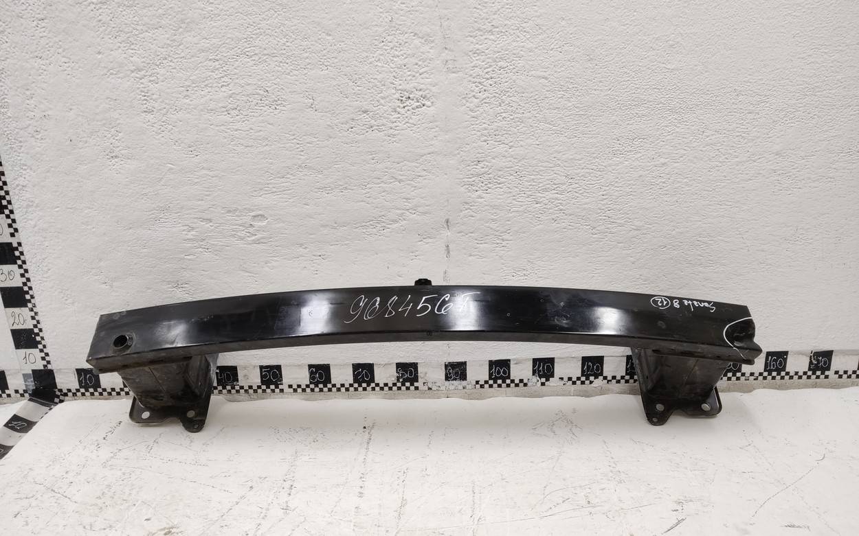 Усилитель переднего бампера