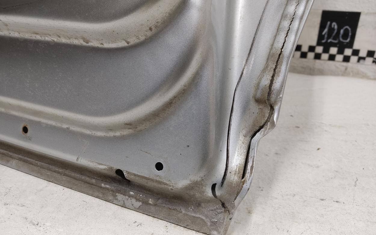 Дверь задняя левая