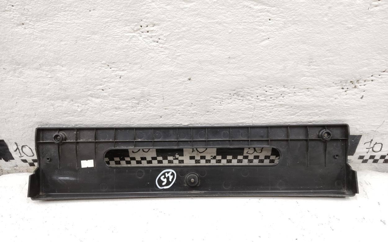 Накладка переднего бампера под номер