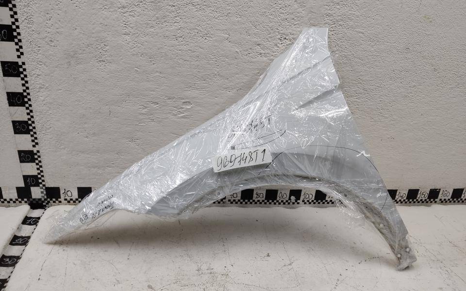 Крыло переднее левое