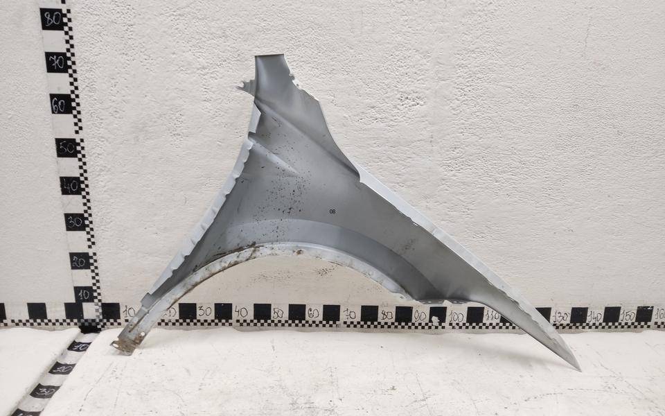 Крыло переднее левое
