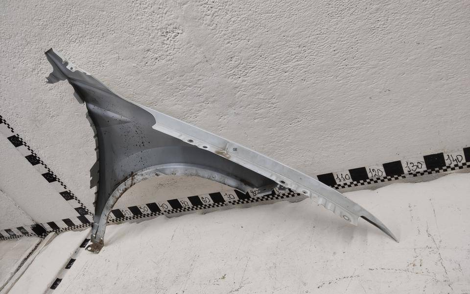 Крыло переднее левое