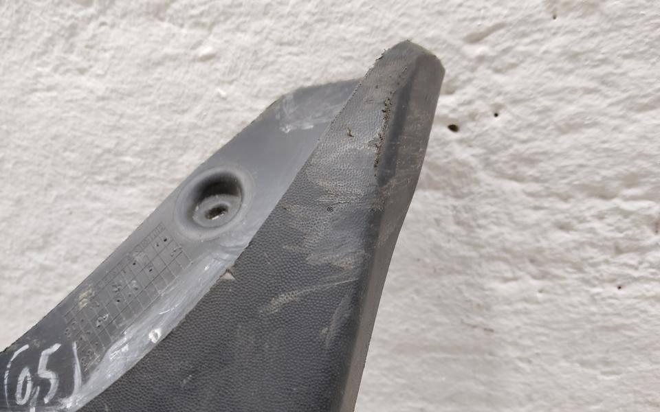 Брызговик задний правый