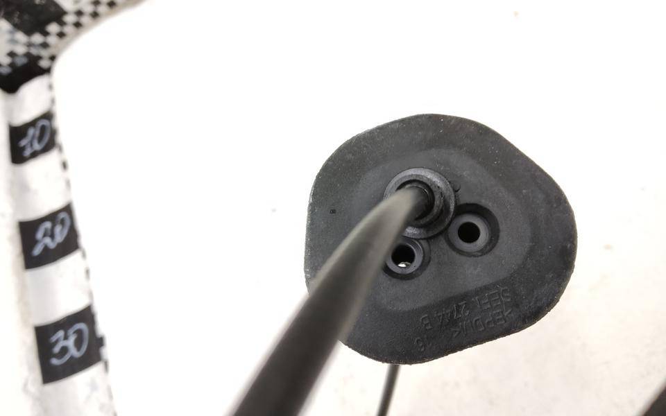 Трос открывания капота