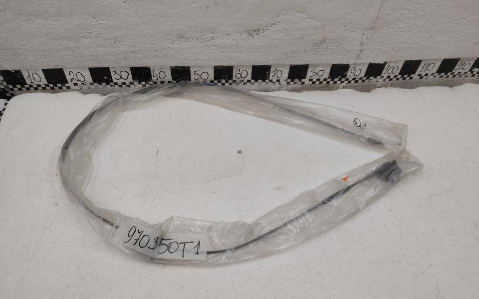 Трос открывания капота