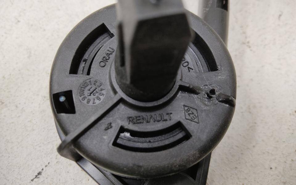 Трос открывания капота