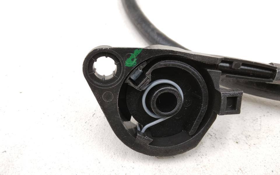 Трос открывания капота