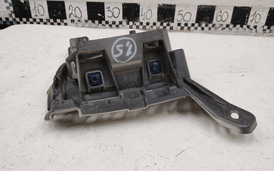 Накладка переднего бампера левая