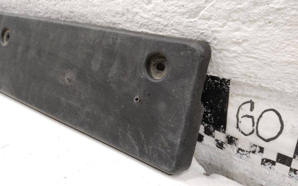 Накладка переднего бампера под номер