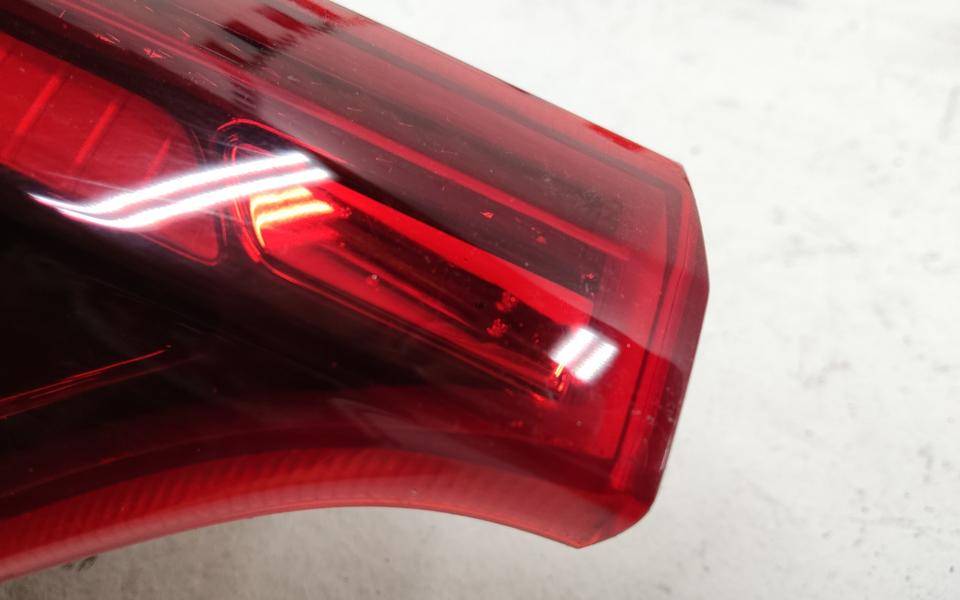 Фонарь задний внутренний левый