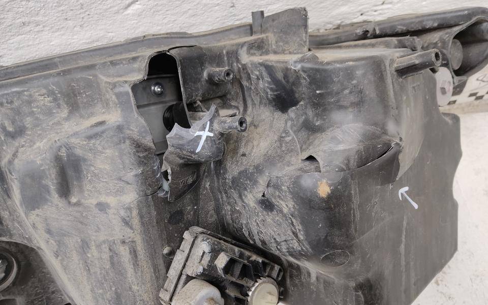 Фара правая