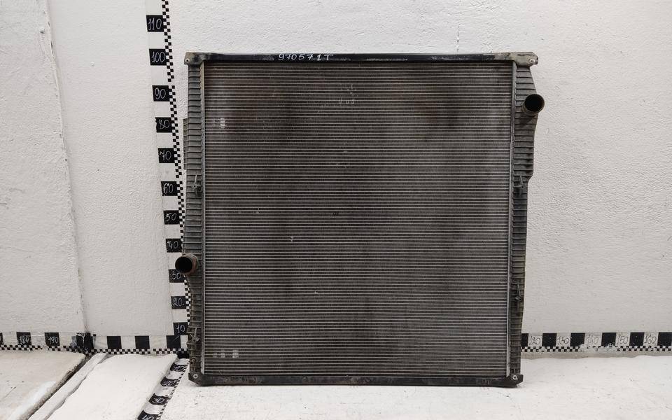 Радиатор охлаждения двигателя основной
