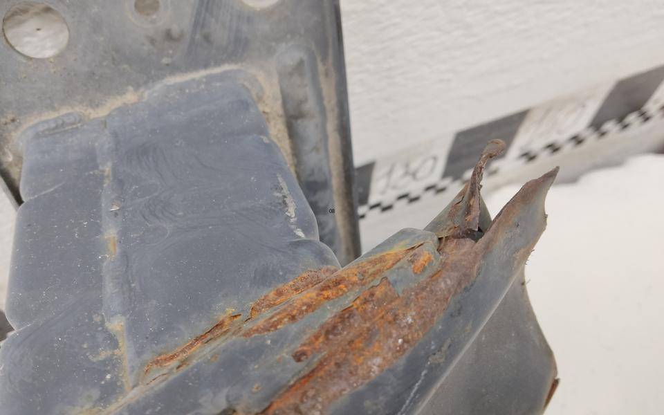 Усилитель переднего бампера