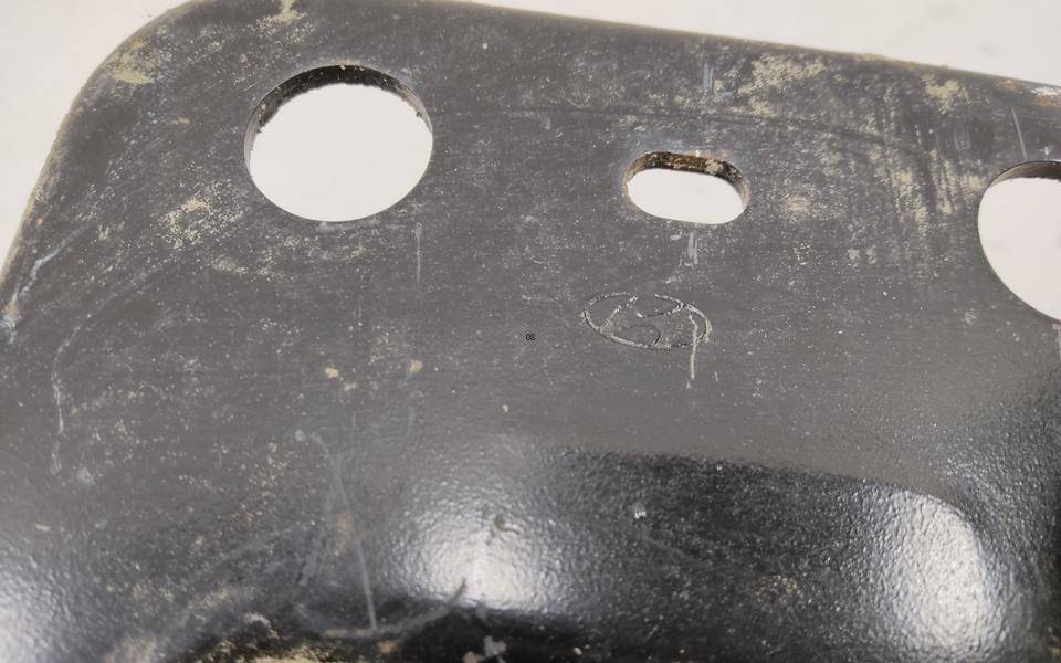 Усилитель переднего бампера