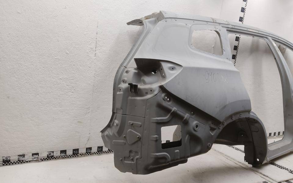 Кузовной элемент