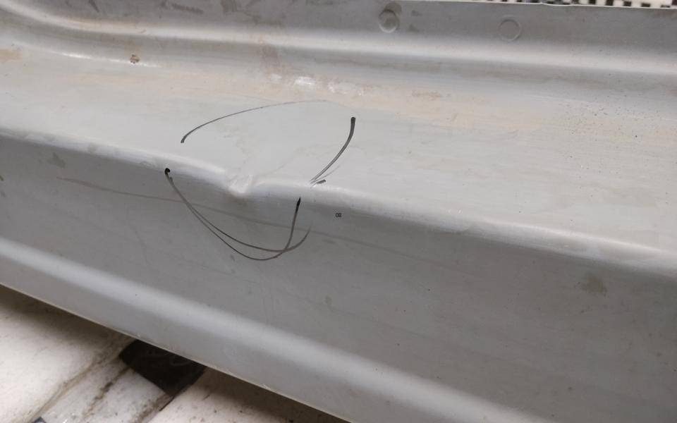 Кузовной элемент