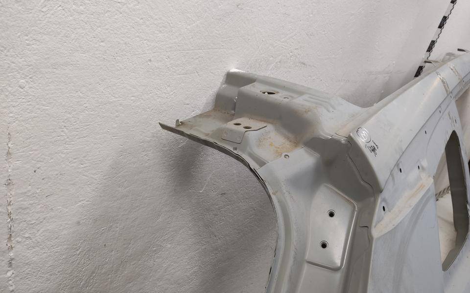 Кузовной элемент