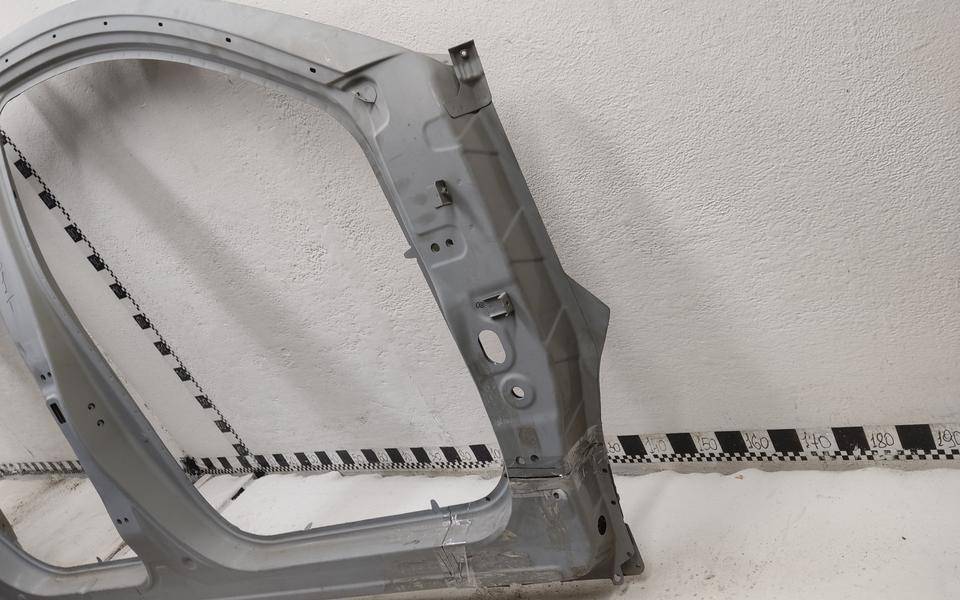 Кузовной элемент