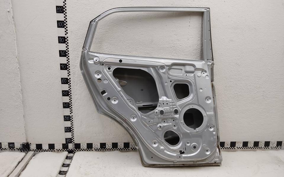 Дверь задняя левая