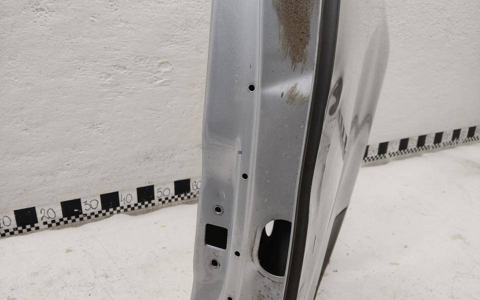 Дверь задняя левая