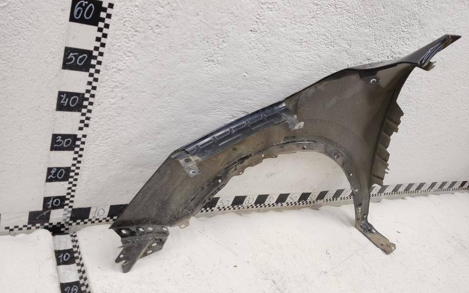 Крыло переднее правое