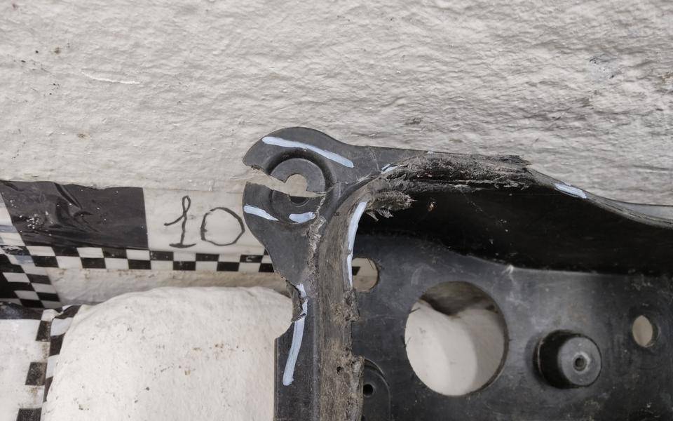 Усилитель заднего бампера