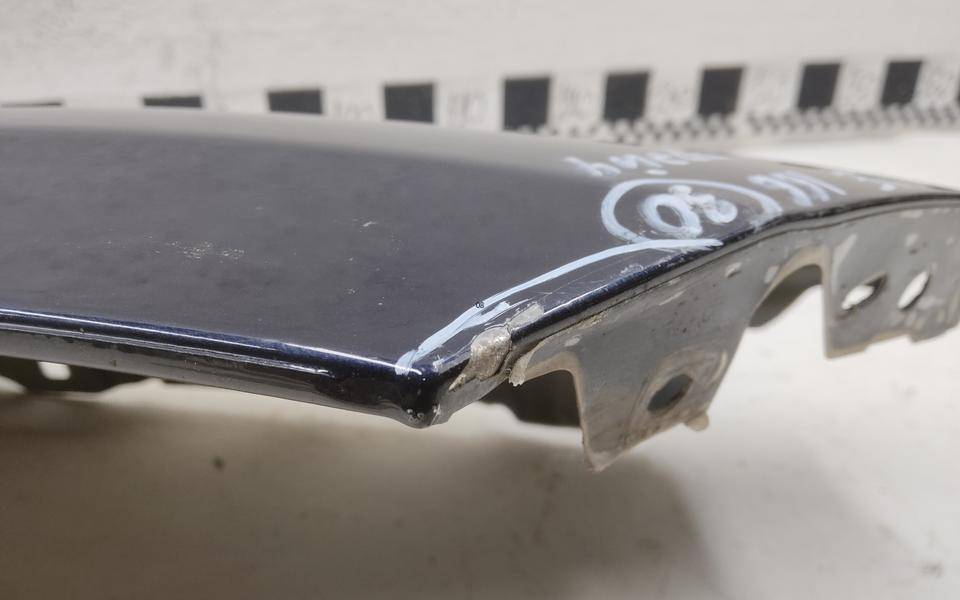 Крыло переднее правое