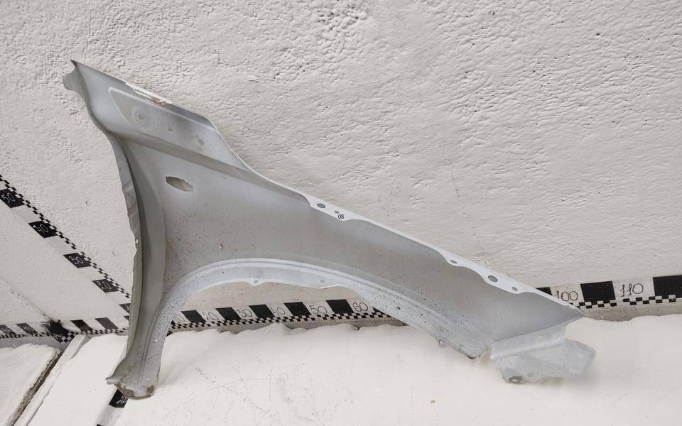 Крыло переднее левое