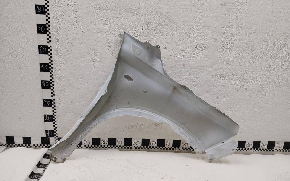 Крыло переднее левое