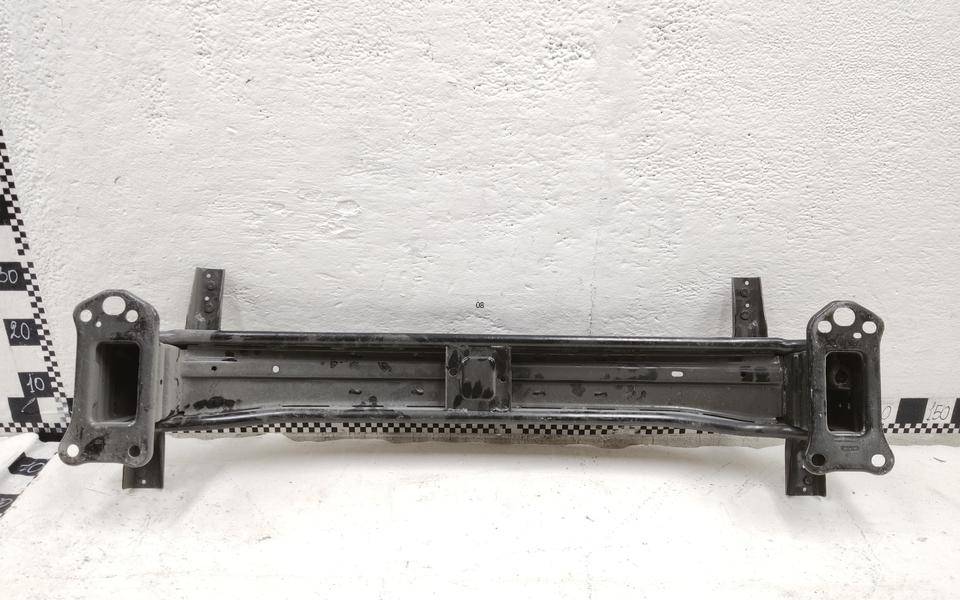 Усилитель переднего бампера