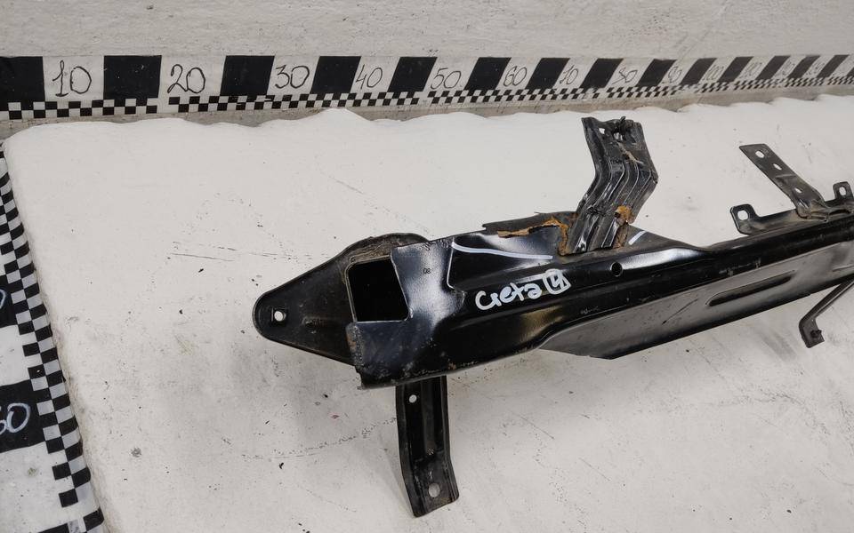 Усилитель заднего бампера