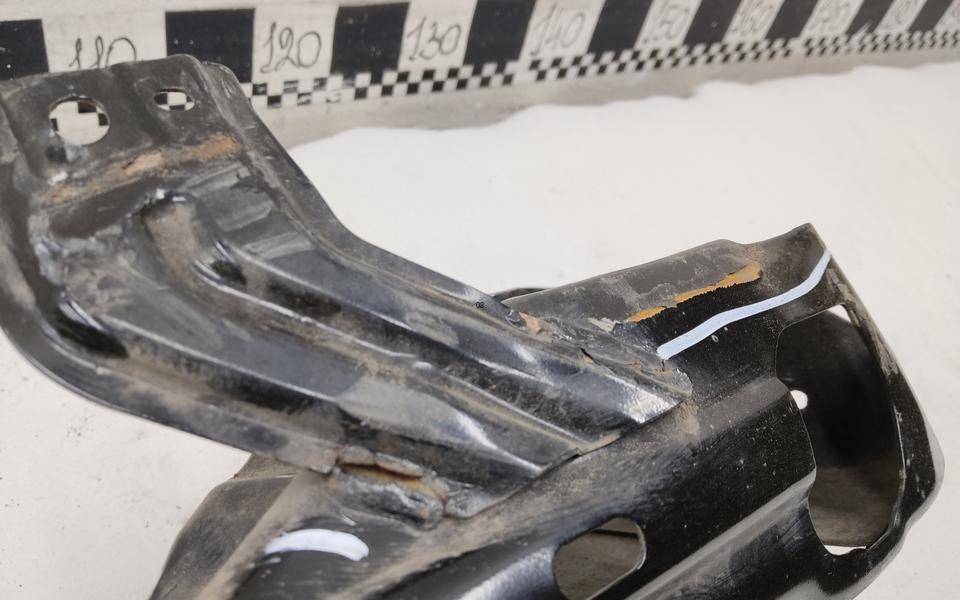 Усилитель заднего бампера