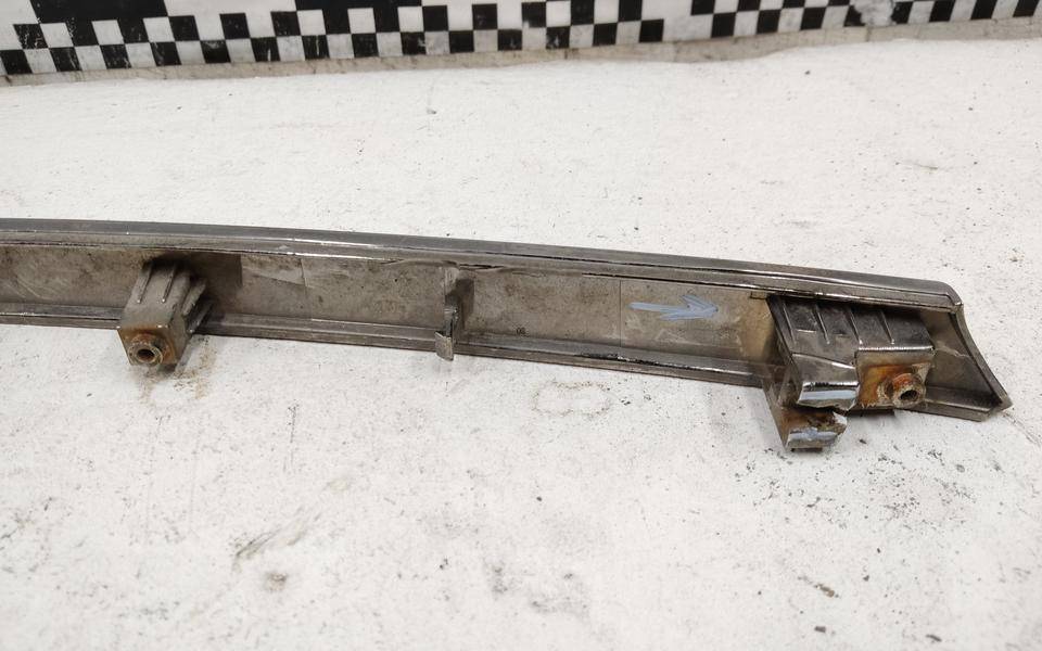 Накладка двери багажника