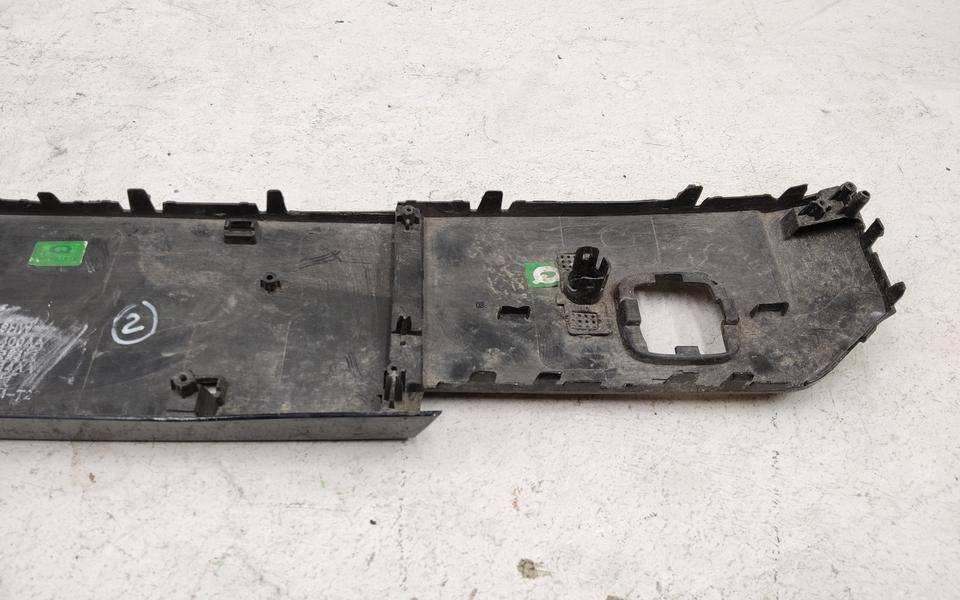 Накладка переднего бампера под номер