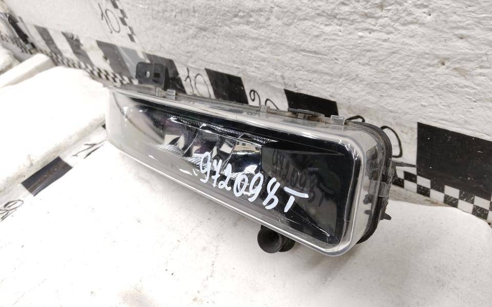 Фара противотуманная правая