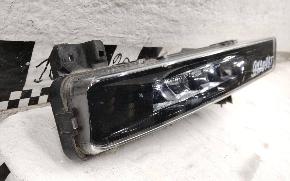 Фара противотуманная правая