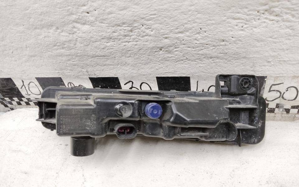 Фара противотуманная правая