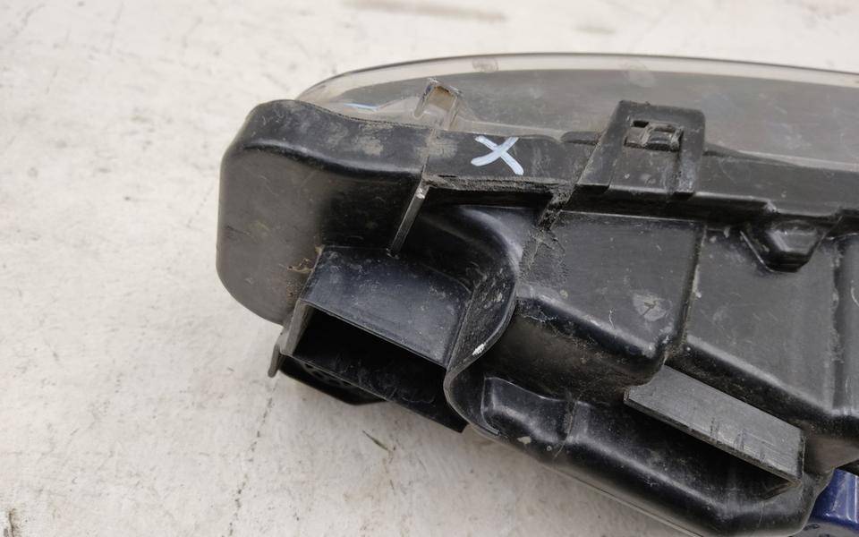 Фара противотуманная правая