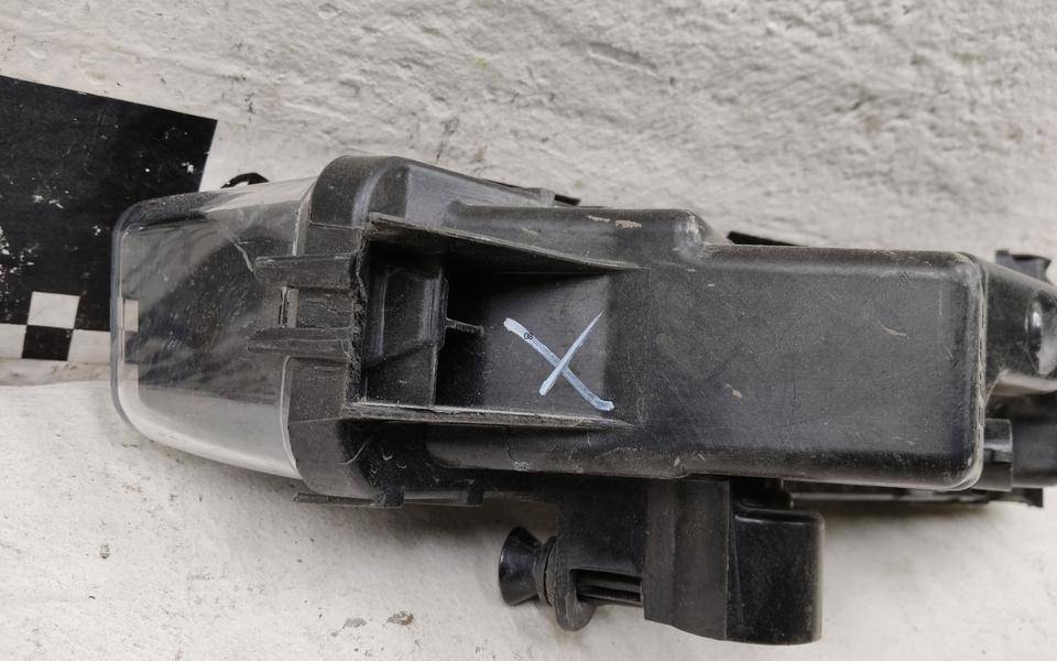 Фара противотуманная правая