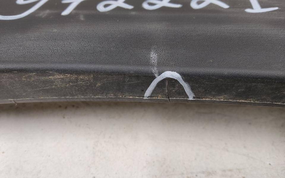 Накладка переднего крыла правого