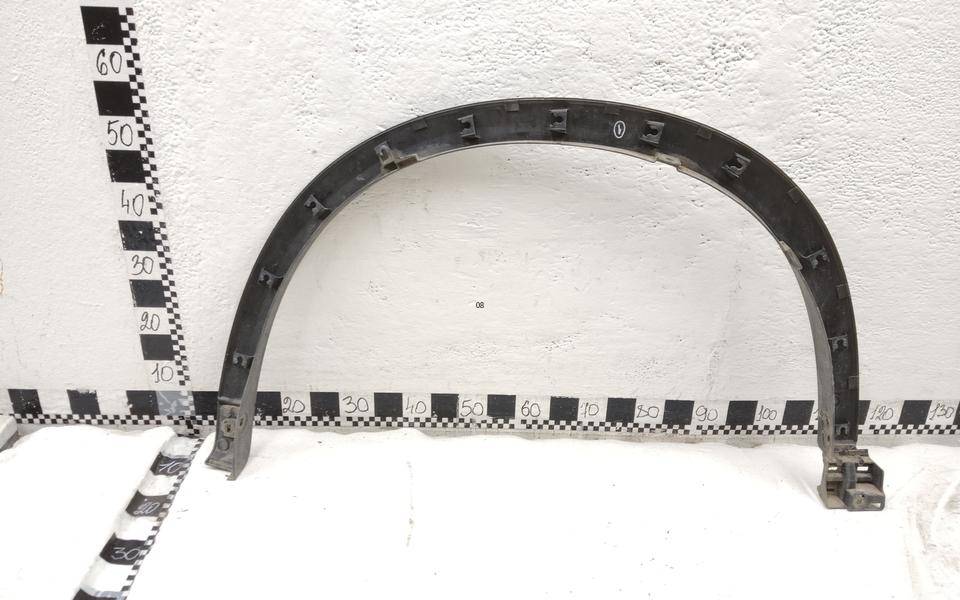 Накладка переднего крыла правого