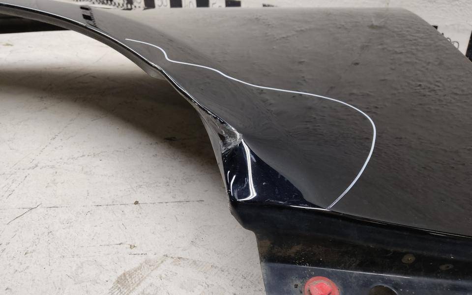 Крыло переднее левое