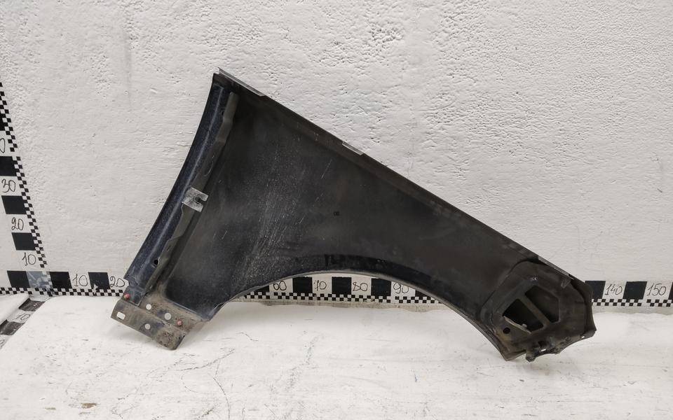 Крыло переднее левое