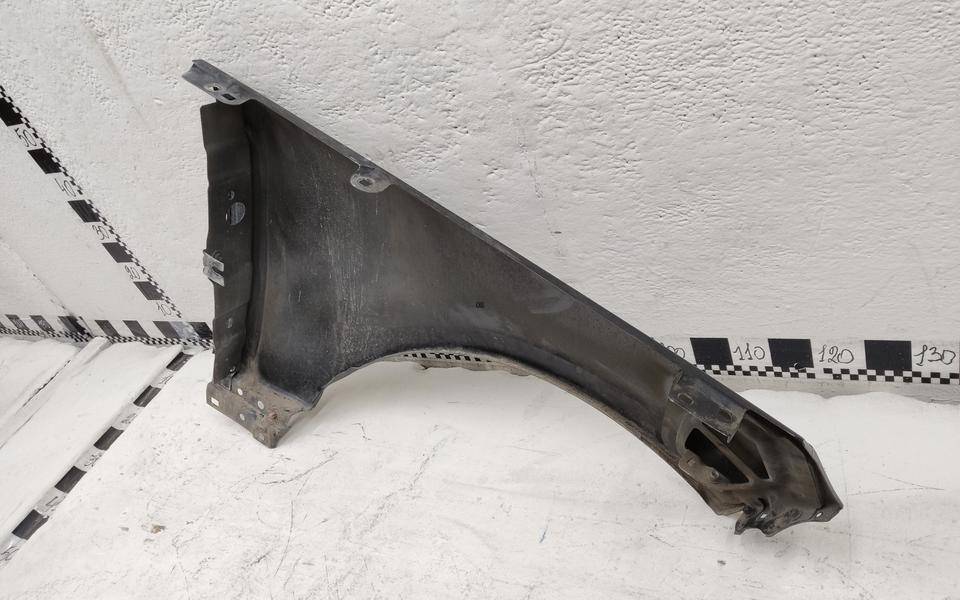 Крыло переднее левое