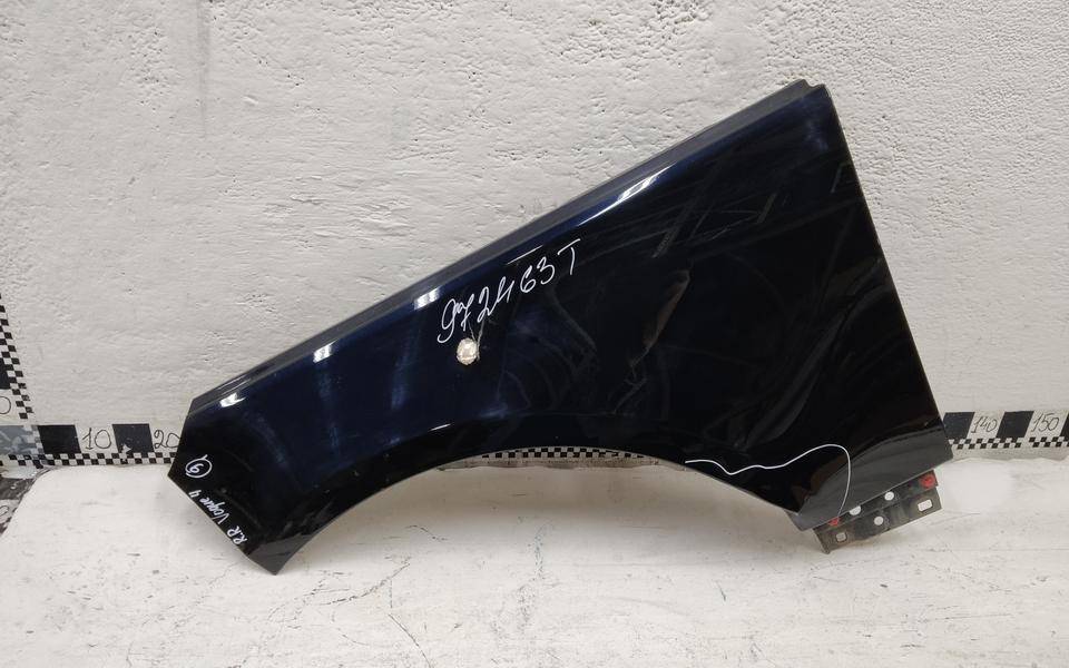 Крыло переднее левое