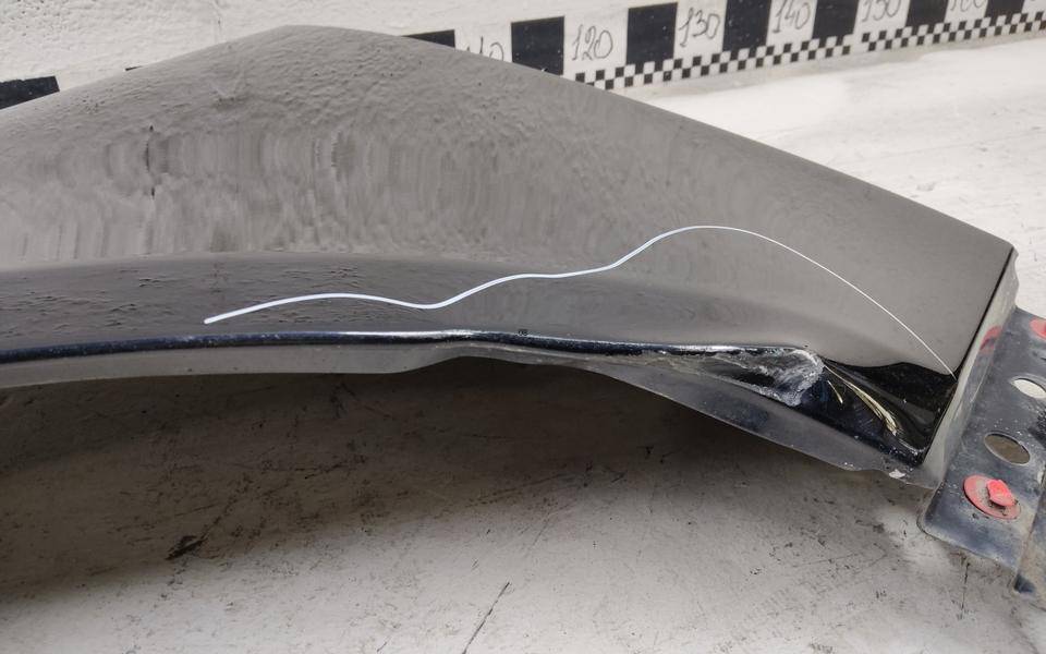 Крыло переднее левое