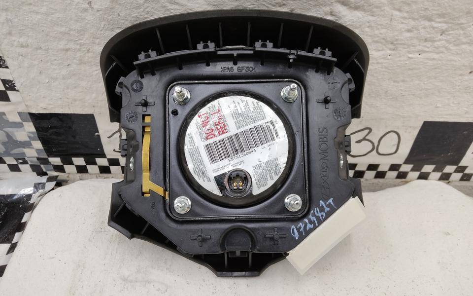 Подушка безопасности в рулевое колесо