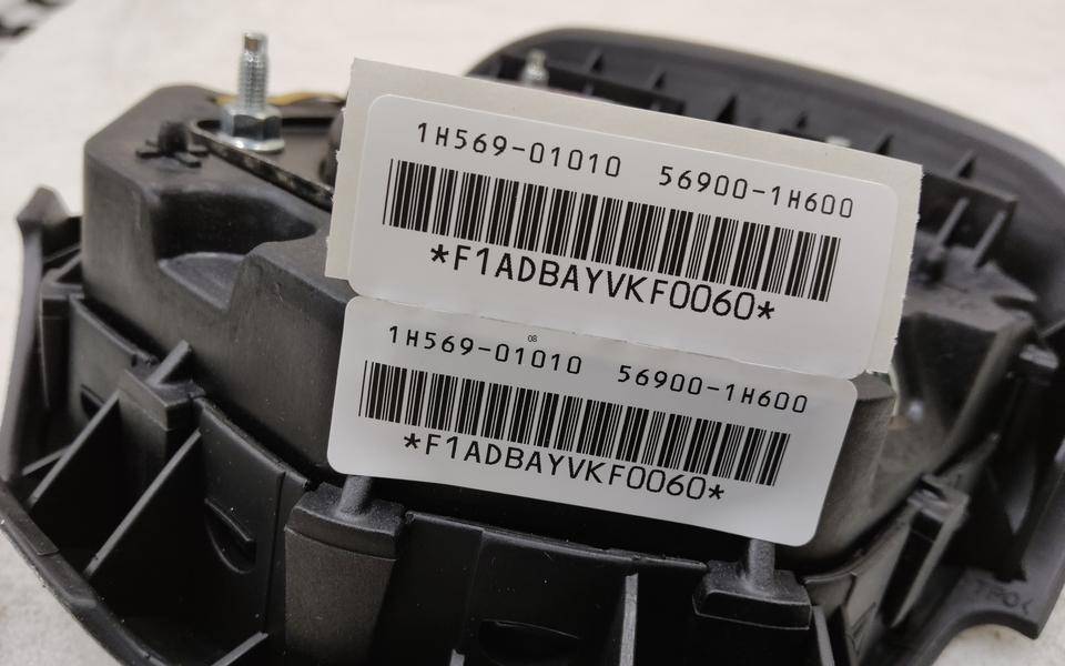 Подушка безопасности в рулевое колесо